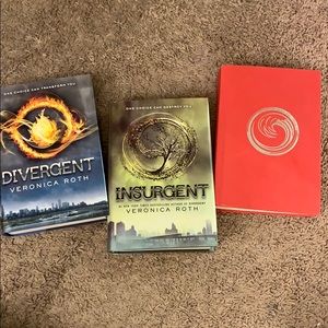 DIVERGENT book series
